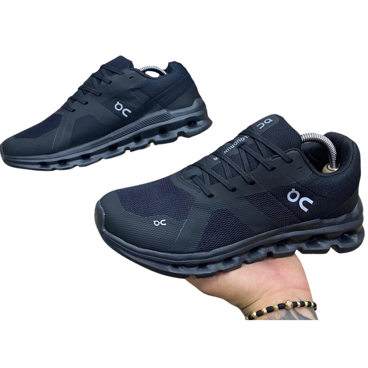 ZAPATILLAS ON CLOUD RUNNER 2 HOMBRE: LA ELECCIÓN PERFECTA PARA TUS CARRERAS Las ZAPATILLAS ON CLOUD RUNNER 2 HOMBRE son una opción destacada para los corredores que buscan comodidad, rendimiento y estilo. Si estás buscando comprar estos increíbles zapatos, aquí te explicamos por qué son ideales para ti y dónde puedes encontrarlos al mejor precio en Onlineshoppingcenterg.  ¿Por qué elegir las ZAPATILLAS ON CLOUD RUNNER 2 HOMBRE? 1. Comodidad en cada paso Las ZAPATILLAS ON CLOUD RUNNER 2 HOMBRE destacan por su tecnología CloudTec, que te ofrece una amortiguación suave y una pisada ligera. Esta tecnología te proporciona una sensación de flotación, haciendo que tus entrenamientos o carreras sean más cómodos. Además, su diseño está pensado para ofrecer soporte en cada movimiento, ayudando a reducir el impacto en las articulaciones.  2. Rendimiento de alto nivel Estas zapatillas no solo son cómodas, sino que también mejoran tu rendimiento. Gracias a su suela de alta tracción, las ON Cloud Runner 2 te permiten correr en distintos terrenos sin perder estabilidad. Ya sea que corras en asfalto o en senderos, su diseño te ofrece el agarre necesario para mantener la velocidad y la confianza en cada paso.  3. Diseño moderno y versátil El estilo es otra de las grandes ventajas de las ZAPATILLAS ON CLOUD RUNNER 2 HOMBRE. Estas zapatillas cuentan con un diseño moderno, que se adapta tanto a tus sesiones de entrenamiento como a tu día a día. Además, están disponibles en varios colores, lo que te permite combinarlas fácilmente con cualquier look deportivo o casual.